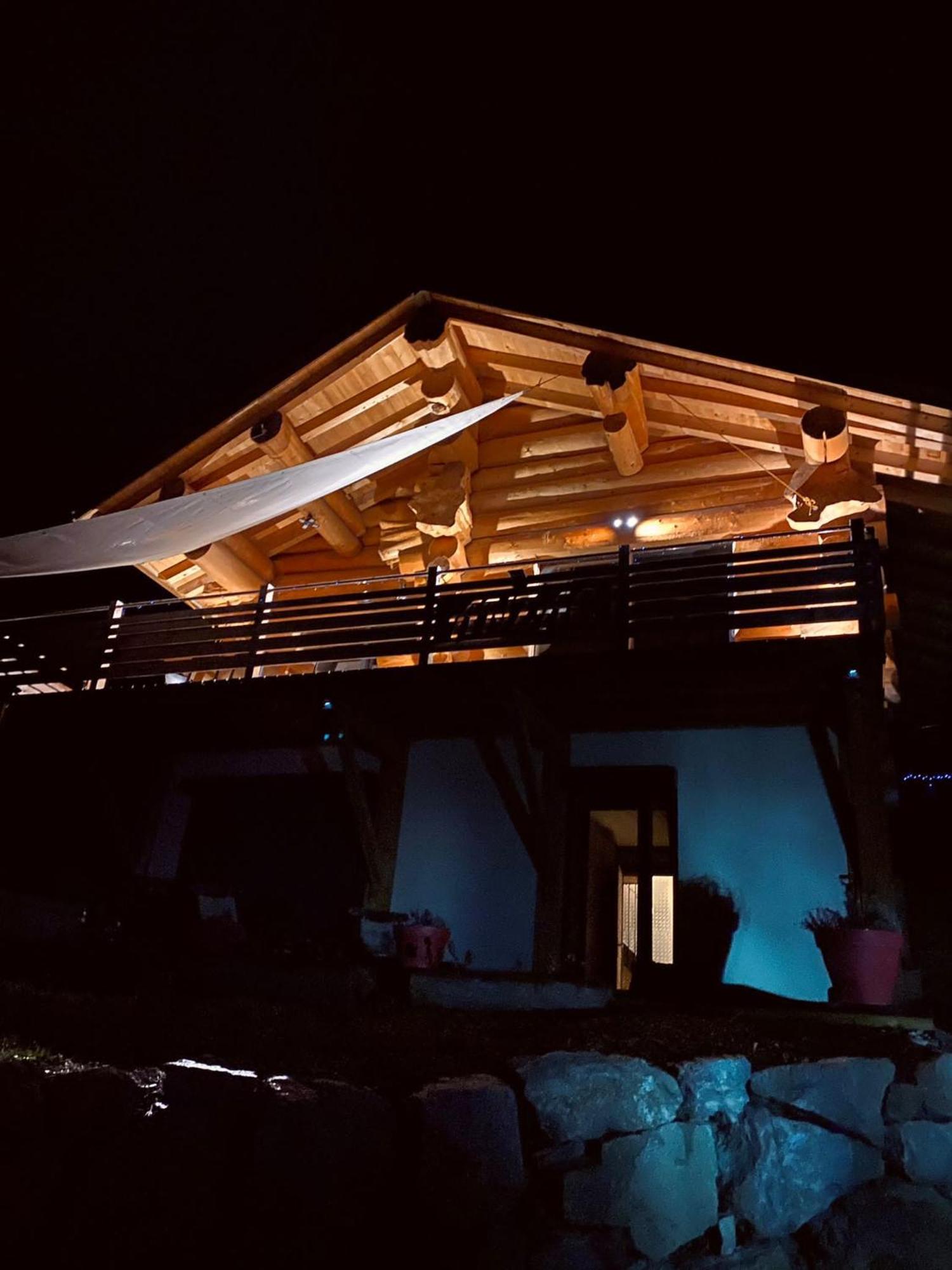 Chalet Anzac Chalet 5 Etoiles en Rondins Tout Neuf Unique dans les Aravis Les Villards-sur-Thônes Extérieur photo